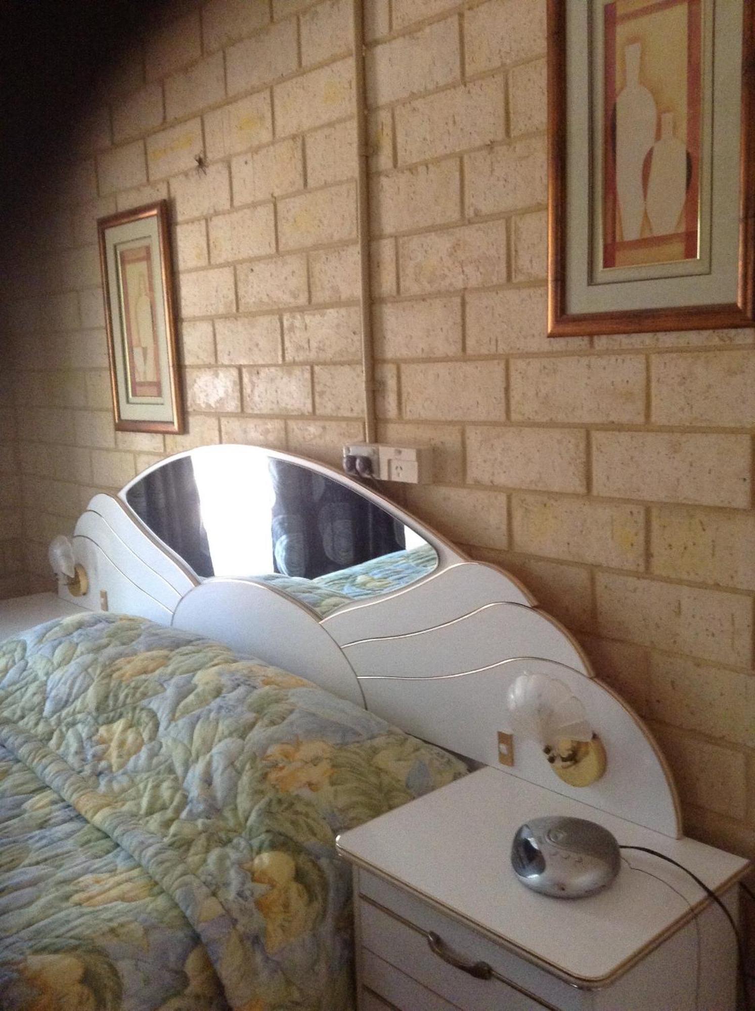 York'S Boutique Motel Room photo